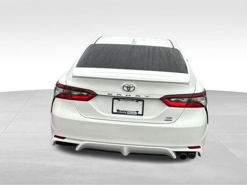 Used 2022 Toyota Camry SE image 6