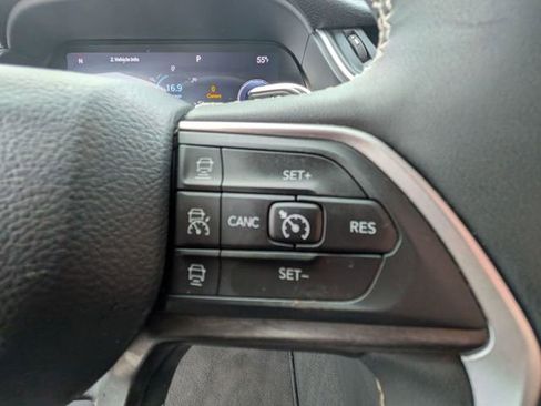 Certified 2023 Jeep Grand Cherokee L Limited image 19