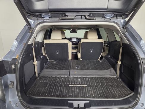 Used 2022 Toyota Highlander Limited image 29