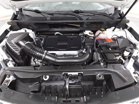 Used 2023 GMC Acadia SLT image 32