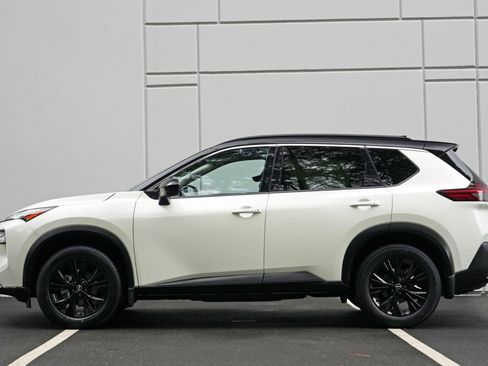 Used 2023 Nissan Rogue SV w/ SV Premium B Package AWD/4WD image 8