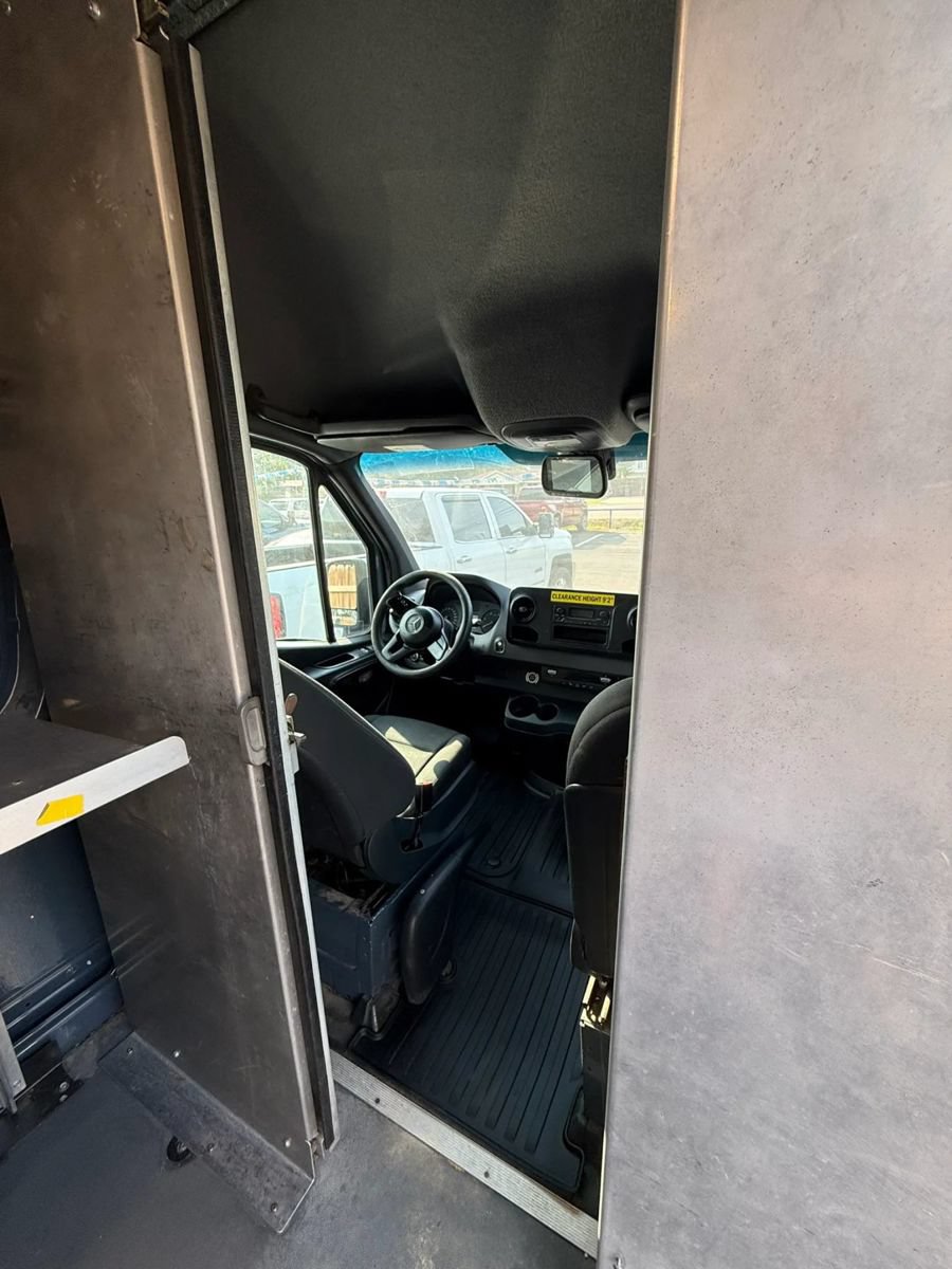 Used 2019 Mercedes-Benz Sprinter 170 image 24
