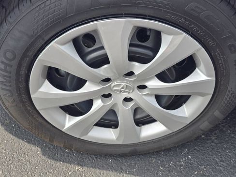 Used 2024 Toyota Corolla LE FWD image 10