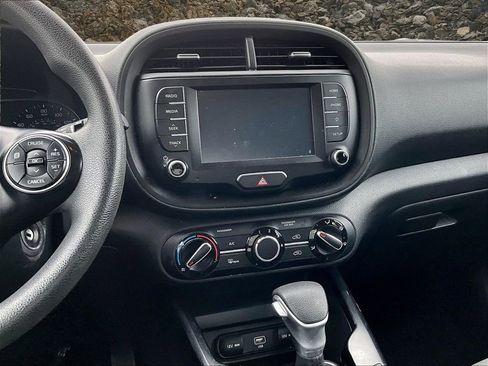 Used 2020 Kia Soul LX image 6