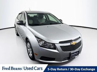 Used 2014 Chevrolet Cruze LS FWD video 1