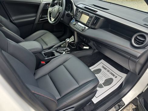 Used 2018 Toyota RAV4 SE w/ Protection Package AWD/4WD image 16
