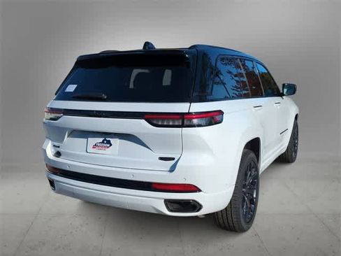 New 2025 Jeep Grand Cherokee Summit image 8