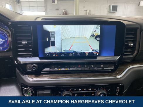 Used 2024 Chevrolet Silverado 1500 LT Trail Boss w/ LT Trail Boss Premium Package AWD/4WD image 19