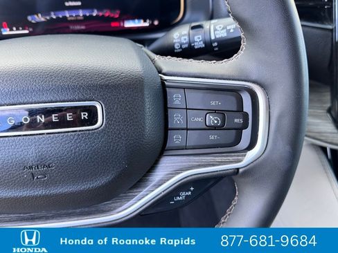 Used 2024 Jeep Wagoneer L Series II w/ Flexible Seating Group image 16