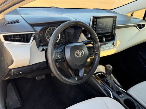Used 2021 Toyota Corolla LE FWD image 16