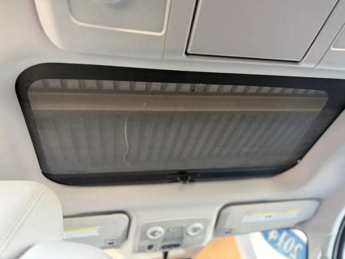 Used 2014 GMC Acadia SLT image 21