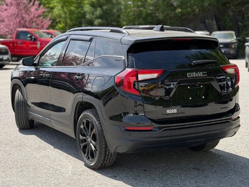 Used 2022 GMC Terrain SLT w/ Infotainment Package II AWD/4WD image 4