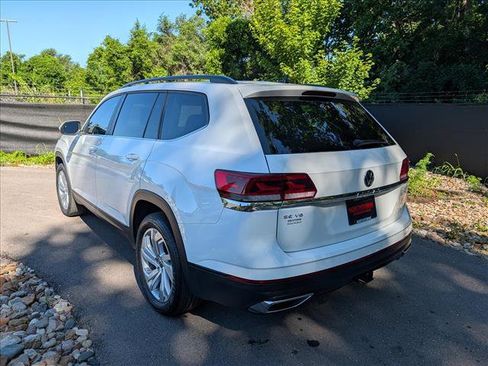 Used 2023 Volkswagen Atlas SE w/ Panoramic Sunroof Package FWD image 3