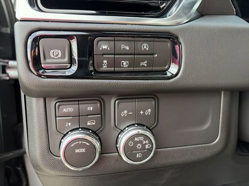 New 2026 GMC Yukon XL Denali image 24