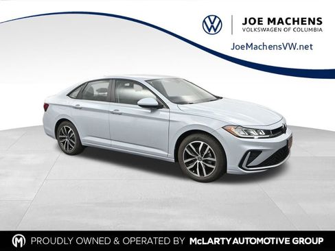 New 2025 Volkswagen Jetta SE image 1