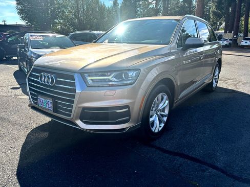 Used 2019 Audi Q7 3.0T Premium image 2