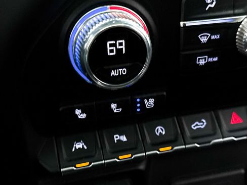 Used 2021 GMC Sierra 1500 AT4 w/ AT4 Value Package AWD/4WD image 29