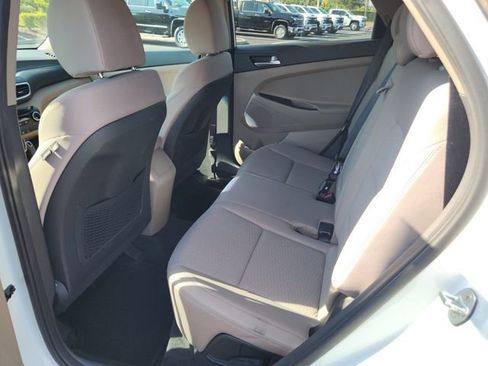 Used 2019 Hyundai Tucson SE image 11