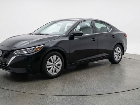 Used 2025 Nissan Sentra S FWD image 3