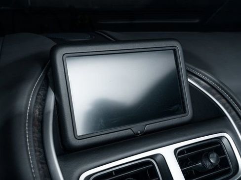 Used 2019 Aston Martin DB11 Volante image 14