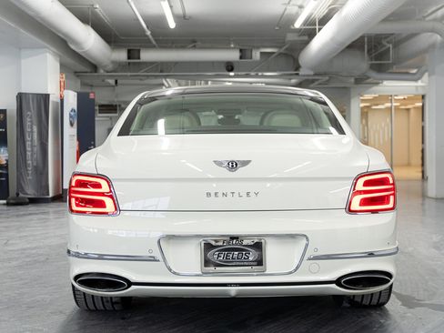 Used 2026 Bentley Flying Spur Plug-In Hybrid image 4