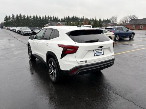 Used 2024 Chevrolet Trax RS w/ Driver Confidence Package image 4