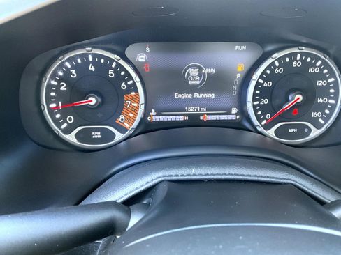 Used 2023 Jeep Renegade Latitude image 13