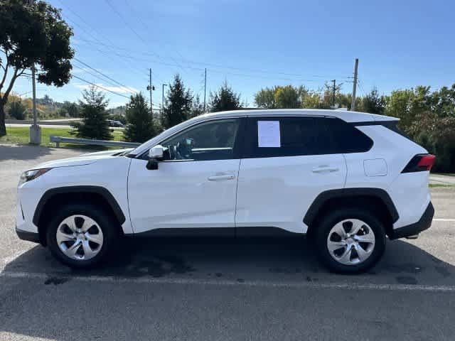 Used 2023 Toyota RAV4 LE AWD/4WD image 2