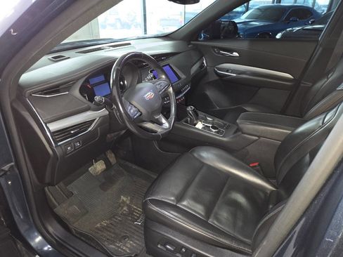 Used 2019 Cadillac XT4 Premium Luxury w/ Cold Weather Package AWD/4WD image 15