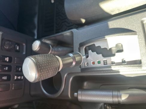 Used 2007 Toyota FJ Cruiser 4WD image 25