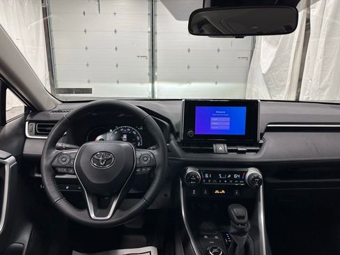 Used 2025 Toyota RAV4 XLE w/ Convenience Package image 16