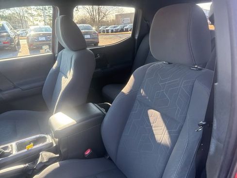 Used 2019 Toyota Tacoma TRD Off-Road image 21