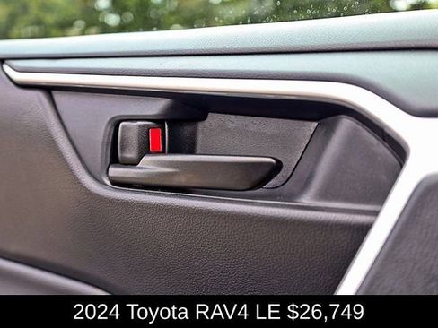 Used 2024 Toyota RAV4 LE image 34