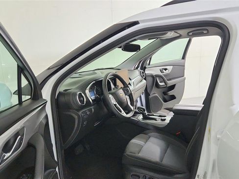 Used 2025 Chevrolet Blazer LT w/ Convenience Package AWD/4WD image 9