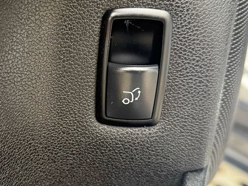 Used 2010 Mercedes-Benz GL 550 4MATIC image 22