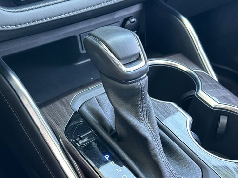 Used 2022 Toyota Highlander Limited image 23