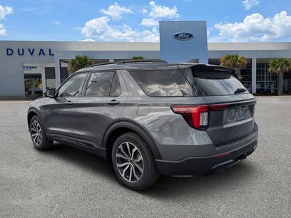 New 2025 Ford Explorer ST-Line w/ Premium Package