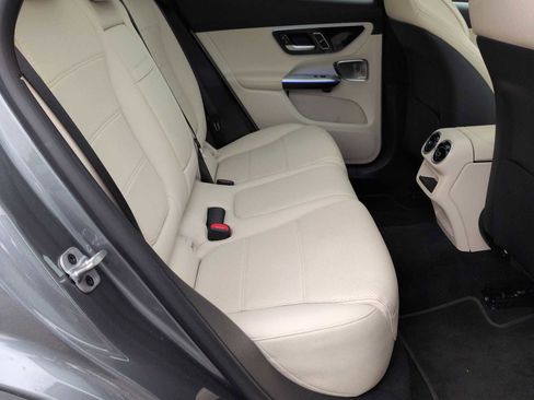 Used 2023 Mercedes-Benz GLC 300 4MATIC image 21
