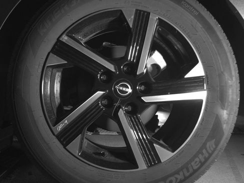 Used 2025 Nissan Sentra SV image 14