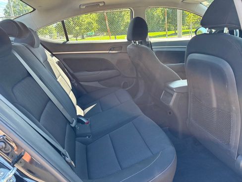 Used 2018 Hyundai Elantra Value Edition FWD image 11