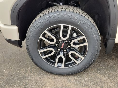 New 2026 GMC Sierra 1500 AT4 w/ AT4 Premium Package image 7