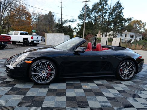 Used 2015 Porsche 911 Carrera 4S image 9