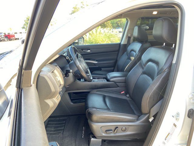 Used 2024 Nissan Pathfinder SL w/ SL Premium Package FWD image 34