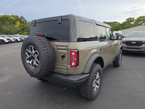 New 2025 Ford Bronco Badlands image 4