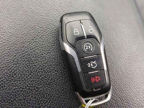 Used 2017 Ford Explorer XLT w/ Equipment Group 202A image 32