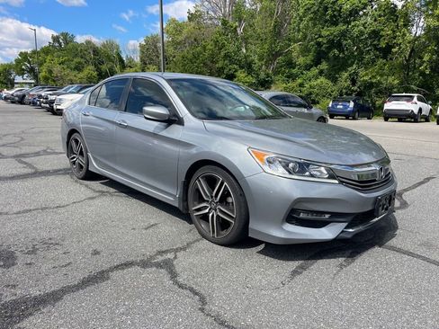Used 2016 Honda Accord Sport image 7