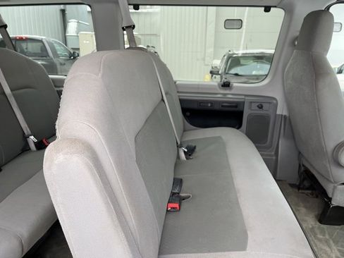 Used 2013 Ford E-350 and Econoline 350 XLT image 11