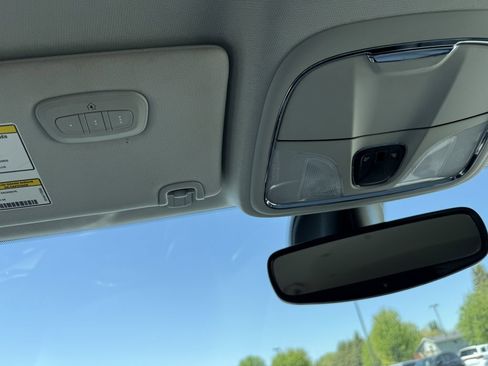 Used 2019 Jeep Cherokee Limited AWD/4WD image 32