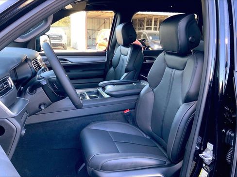 New 2026 Jeep Grand Wagoneer Limited w/ Premium Group II AWD/4WD image 9