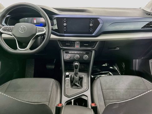 Used 2022 Volkswagen Taos SE FWD image 13